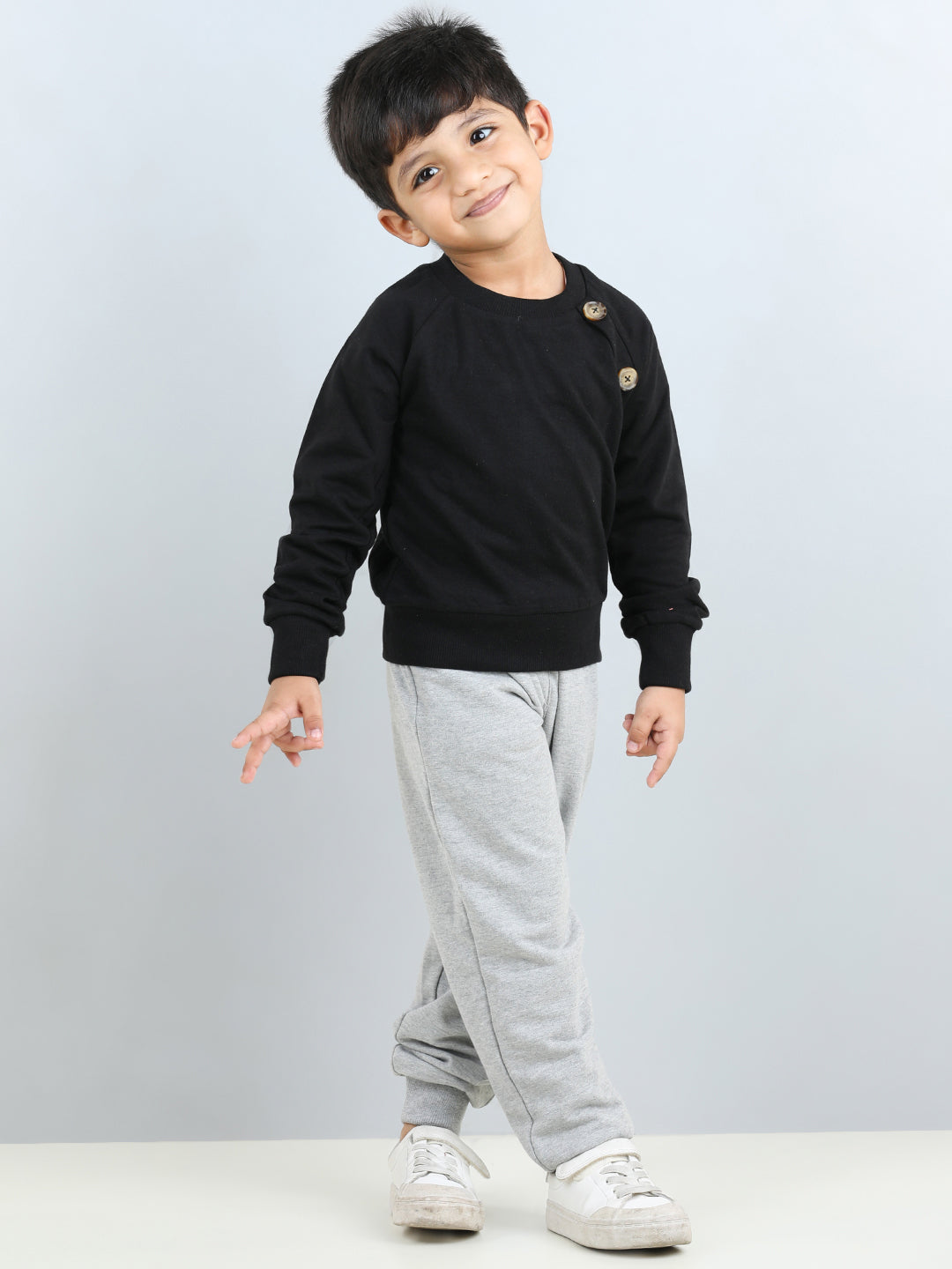 Full Sleeves Button Detailed Solid Autumn Winter Wear Sweatshirt & Side Pockets Joggers Set