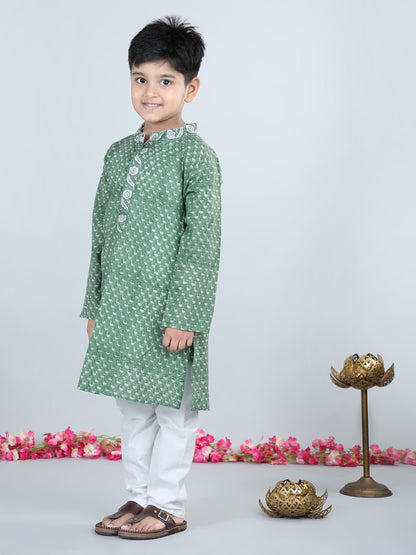 Aww Hunnie Boys Printed Cotton Mandarin Collar Kurta & Pajama