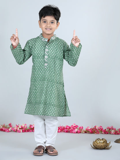 Aww Hunnie Boys Printed Cotton Mandarin Collar Kurta & Pajama