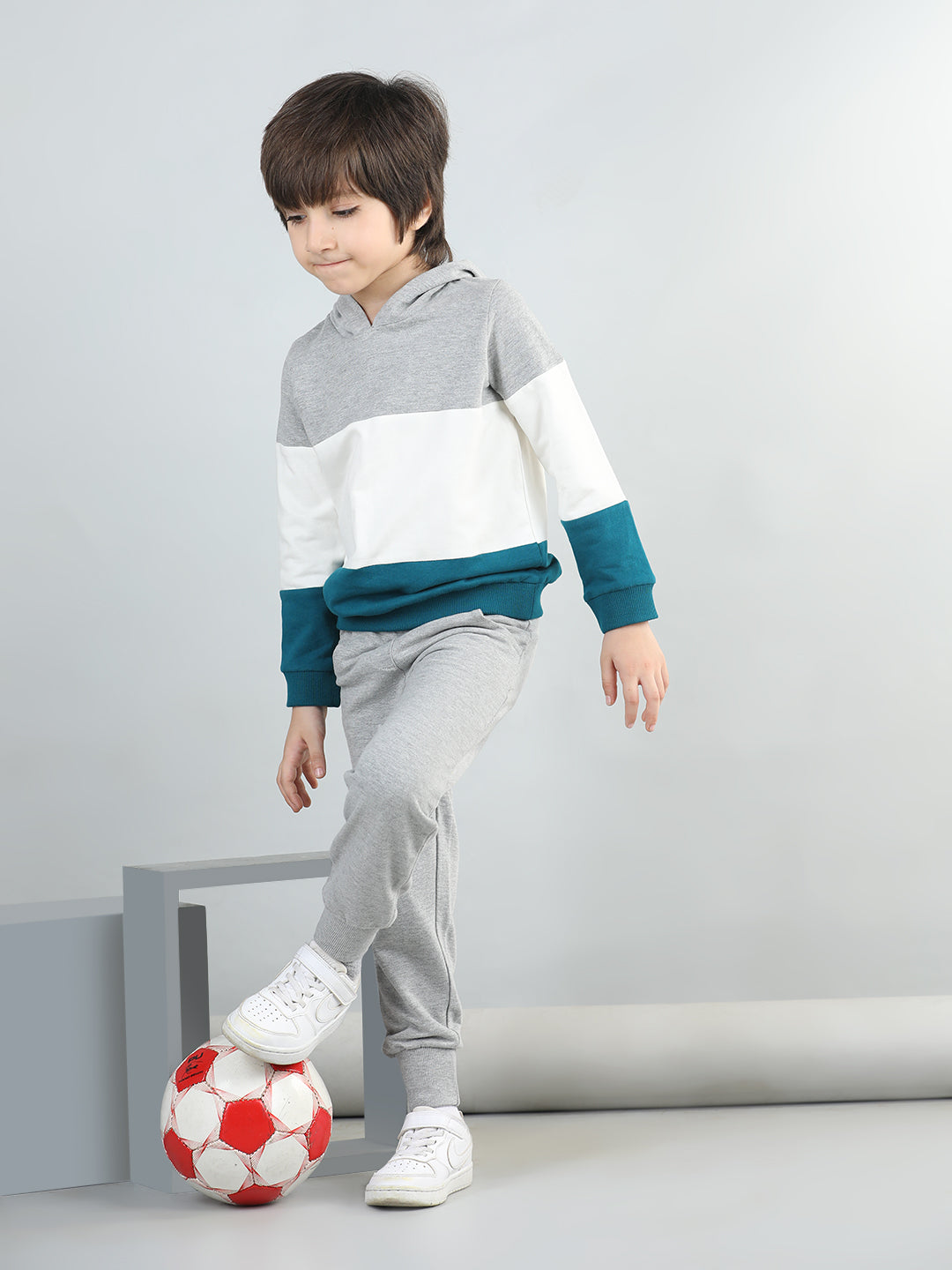 Cotton Looper Full Sleeves Colour Block Hooded Sweatshirt With Solid Joggers